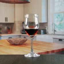 porcelana Fábrica de vidrio de vino de China 285ml Irregular en forma de copas de vino tintos por mayor fabricante