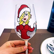الصين عيد الميلاد كؤوس النبيذ المصنعة مرسومة باليد عيد الميلاد كؤوس النبيذ شخصية بالجملة أكواب الزجاج للبيع الصانع