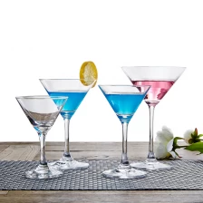 porcelana El plomo del vidrio cristalino libre de copa de cóctel copas de martini por mayor fabricante