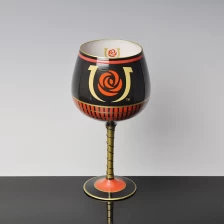 China Meest populaire creatief met de hand beschilderd glas wijn cup, diverse stijlen van de hand beschilderd wijn glazen beker fabrikant