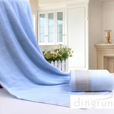 porcelana 70 * 140 cm Diseño de encargo de baño de marcas de toallas 100% algodón fabricante