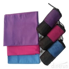 China Suede 100 polyester microvezel Travel Towel Met Mesh Bag fabrikant