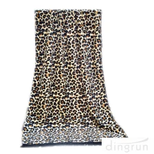China tecido de algodão toalha de praia leopardo com borlas fabricante