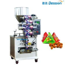 China Automatische Verpackungsmaschine für würzige Erdnuss-Dreiecksbeutel Hersteller