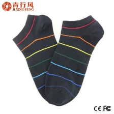 China Meias de algodão melhor China fabricante moda personalizado preto listrado mens meias fabricante