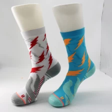 Китай Китай Изготовленные на заказ мода хлопчатобумажные носки мужской, мужские хлопковые спортивные носки спортивные производителя