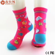 China China professionelle Socken Hersteller für kundenspezifische hübsche Nylon Mädchen Socken Hersteller