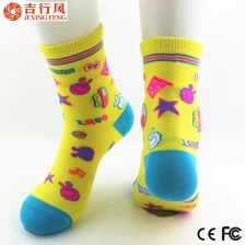 Китай Горячая продажа новый стиль моды подростка девочек носки, сделанные в Китае производителя