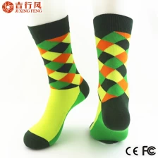 China Herren Sport Socken, umweltfreundliche und atmungsaktiv, kundenspezifische Ausführungen erhältlich Hersteller