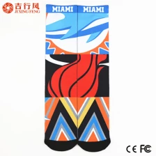China Die besten populären Stilen drucken Socken, aus Polyester, Baumwolle, Elasthan Hersteller