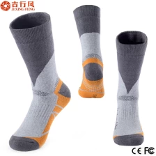 China Wholesale custom high quality heated coolmax fashion long skiing compression socks manufacturer