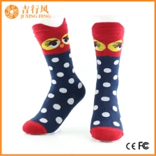 China Cartoons Tiere Socken Produzenten Bulk Großhandel niedlich rot Kindersocken Hersteller