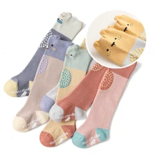 中国 卡通纯棉新生袜子供应商，时尚卡通设计宝宝袜子制造商 制造商