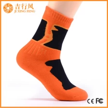 China Fashional cool mannen sokken leveranciers en fabrikanten Wholesale hoge kwaliteit mens Sportsokken fabrikant