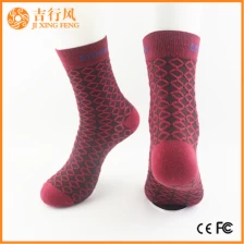 China mannen katoenen sokken fabriek groothandel aangepaste mannen jurk sokken fabrikant