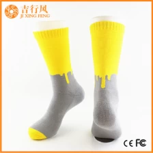 China mannen katoenen sokken leveranciers groothandel aangepaste mannen zware badstof sokken fabrikant