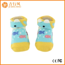 China fornecedores e fabricantes dos peúgas do bebê da sola de borracha peúgas feitas sob encomenda do bebê da caminhada de China fabricante
