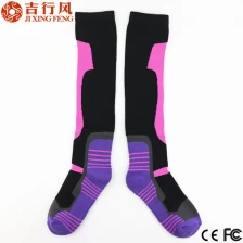 porcelana calcetines de compresión de alta de la rodilla de deportes para correr, hecho de algodón fabricante