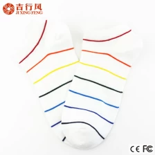 China por atacado personalizada best-seller mens popular macio elegante branco meias listradas fabricante