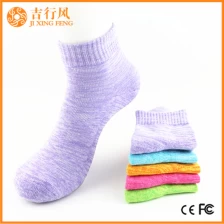 Chine chaussettes colorées de femmes fabricant produisent les chaussettes chaudes d'hiver de coton fabricant
