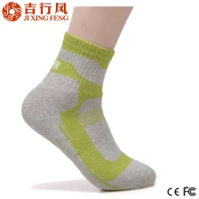 Chine femmes chaussettes chaudes fabricants d'approvisionnement personnalisé logo vert coton chaussettes chaudes fabricant