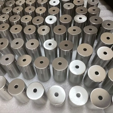 Chine Conception personnalisée 1,5 mm d'épaisseur 25mm/30mm/42mm/50mm embout de tuyau en acier inoxydable fabricant