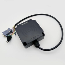 الصين طويلة المدى uhf السلبي الإلكترونية العلامة قارئ RFID لنظام وقوف السيارات 3M طويلة المدى في الهواء الطلق 3.5dbi هوائي الصانع