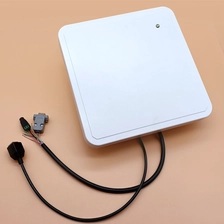 الصين TCP/IP خارجي 8-12 متر UHF لمسافات طويلة WG26/34 واجهة قارئ رئيسي متكامل لنظام صف السيارات الذكي الصانع