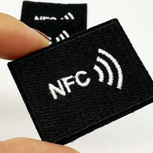 中国 アイロン接着パッチステッカー NTAG213 nfc タグ織りラベルホットプレス洗濯タグ衣類用 メーカー