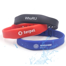China Bonzas de borracha à prova d'água Nice NFC Tipo 2 Smart NFC Hand Band com logotipo fabricante