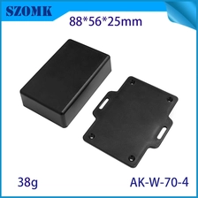 Chine AK-W-70-4 PCB Boîte de remplissage Boîte de jonction en plastique Boîte d'enceinte en plastique avec oreille 90 * 55 * 25 mm fabricant