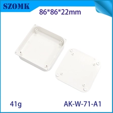 Chine AK-W-71 Four Corners mur suspendu Electronics Ireashofing Enclosures murales en plastique mural 86 * 86 * 22 mm fabricant