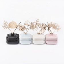 China Wholesales Square Ceramic Aroma Bottle Pink Reed Diffuser Home Decoration manufacturer