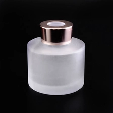China Custom frosted reed diffuser glass bottle manufacturer