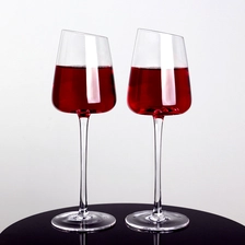 China Handgeblasene Premium -Blei frei kristallisch schräg Rand Weingläser Set von 2 Hersteller