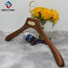 porcelana Perchas de madera marrón con logotipo China Fabricante fabricante
