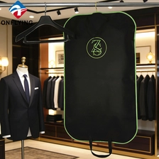 الصين Wholesale Sturdy Zipper Design Customized Sizes Green Non Woven Dust Suit Bag supplier China - COPY - 85nud2 الصانع
