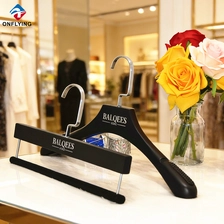 China High Quality Model Brand Wood Dress Pants Hanger Set for Clothing and Wardrobes Factory China manufacturer