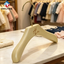 中国 手工抛光婴儿服装店光滑节省空间木制婴儿服装衣架供应商中国 制造商
