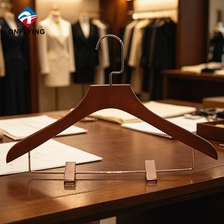 中国 服装店高端加厚实心玫瑰金金属棕色木裙衣架制造商中国 制造商