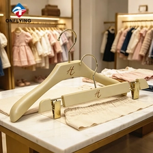 中国 Hand-polished Baby Clothes Shop Smooth Space Saving Wooden Baby Kid Garment Hanger Supplier China - COPY - guuqhc 制造商