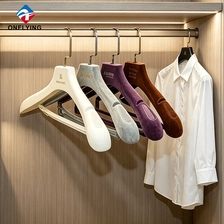 China Hot-selling Elegant Custom Hot-stamping logo Luxury Velvet Colored Hanger Set Supplier China manufacturer