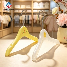 中国 豪华高品质彩色服装店塑料服装儿童衣架套装供应商中国 制造商