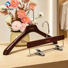 China High Quality Adult Custom Multi-function Non slip Clothes Plastic Hanger Set Factory China manufacturer