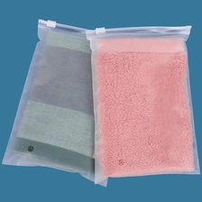 Chine Sacs d'emballage à vêtements pour expédier des sacs en plastique à fermeture éclair pour vêtements, sac de vêtements transparent pour t-shirt, chemise avec trous d'évent fabricant
