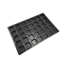 Chine Moule à muffins carré en aluminium antiadhésif à 35 moules Mini plateau de cuisson pour cupcakes fabricant