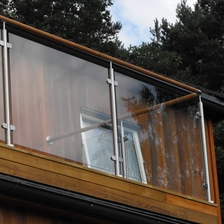 الصين 50.8mm round glass balustrade post handrail stainless steel balcony railing الصانع