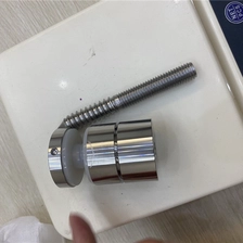 Chine Support en verre réglable pour les systèmes de balustrade en verre sans cadre fabricant
