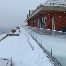 Cina Ringhiera in vetro del balcone del canale di alluminio produttore