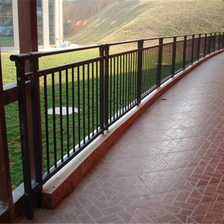Chine Balustrades de balustrade en acier métallique de balcon fabricant